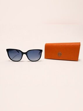 Tory Burch Black Cat-Eye Sunglasses & Case